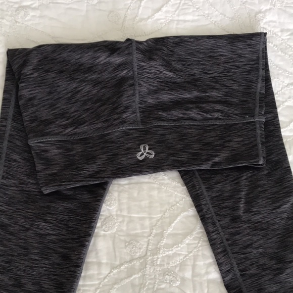 Aritzia TNA workout leggings small - Picture 7 of 7